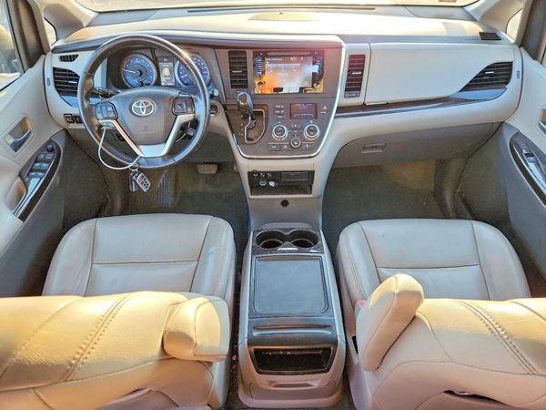 2015 TOYOTA SIENNA