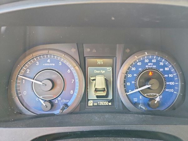 2015 TOYOTA SIENNA