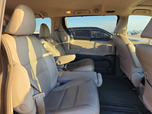 2015 TOYOTA SIENNA