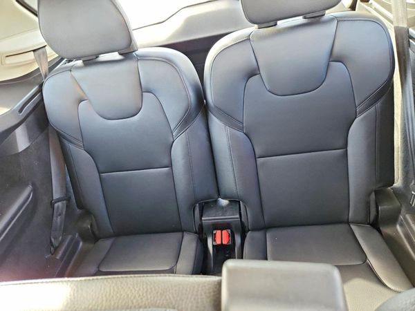 2016 VOLVO XC90 SV42 Momentum