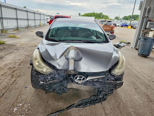 2015 HYUNDAI ELANTRA GLS(Middle)