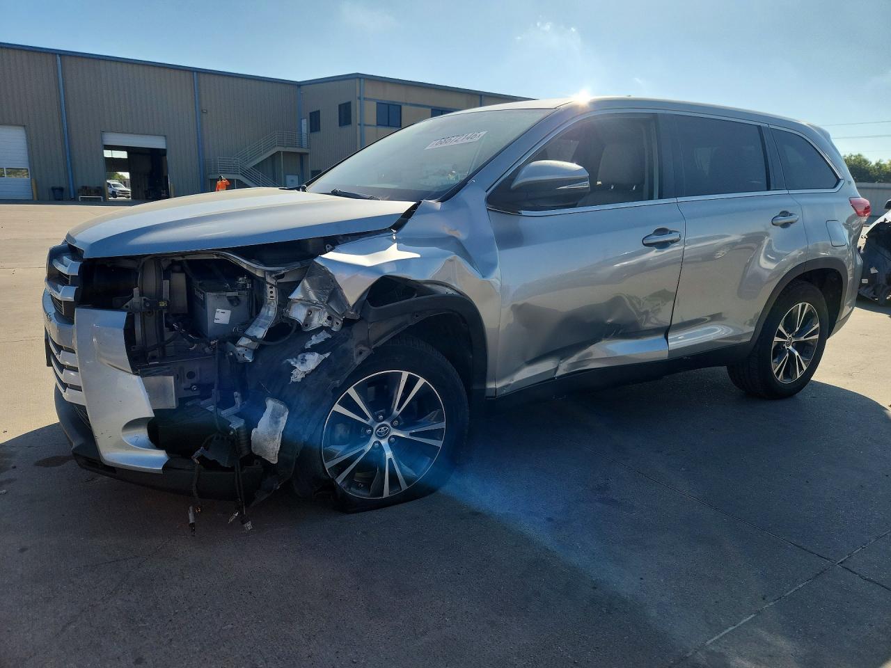 2019 TOYOTA HIGHLANDER LE/LE Plus