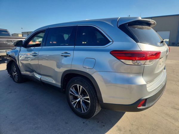 2019 TOYOTA HIGHLANDER LE/LE Plus