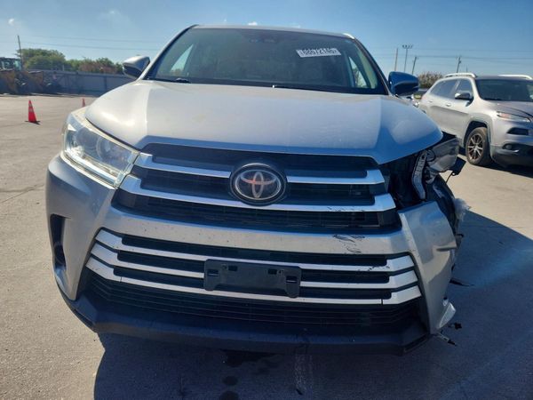 2019 TOYOTA HIGHLANDER LE/LE Plus