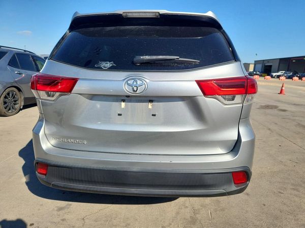 2019 TOYOTA HIGHLANDER LE/LE Plus