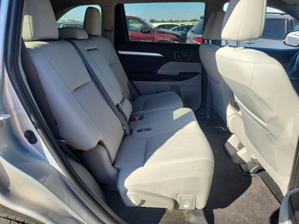 2019 TOYOTA HIGHLANDER LE/LE Plus