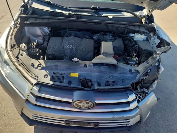 2019 TOYOTA HIGHLANDER LE/LE Plus