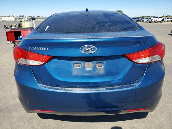 2013 HYUNDAI ELANTRA