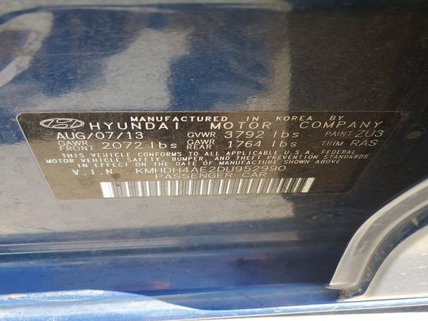 2013 HYUNDAI ELANTRA