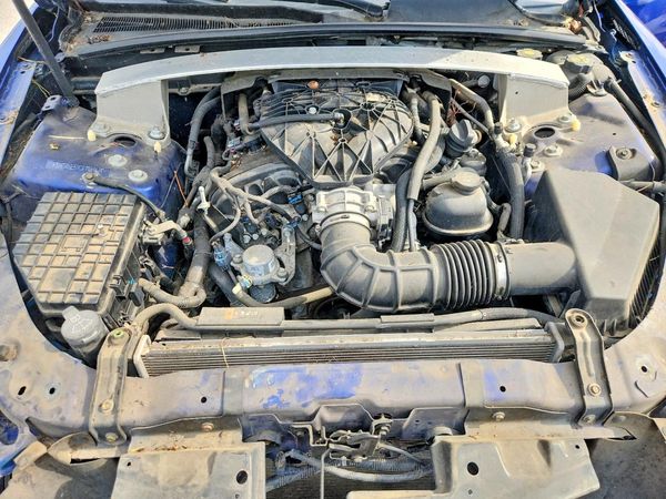 2012 CADILLAC CTS Base — Engine bay