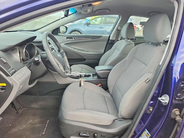 2012 HYUNDAI SONATA — DENT