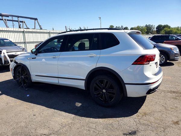 2022 VOLKSWAGEN TIGUAN 4Motion SE R-Line Black