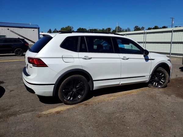 2022 VOLKSWAGEN TIGUAN 4Motion SE R-Line Black