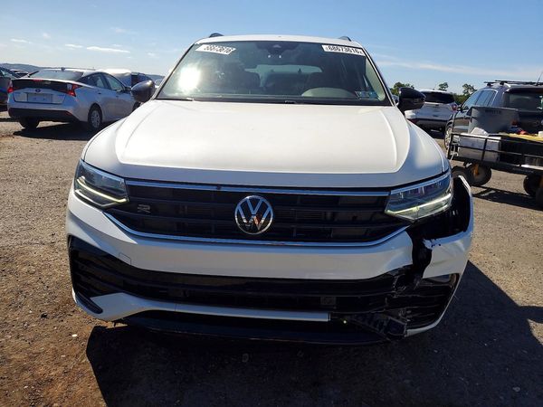 2022 VOLKSWAGEN TIGUAN 4Motion SE R-Line Black