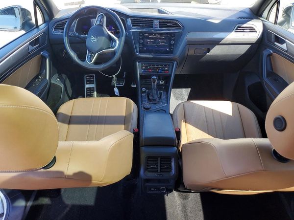 2022 VOLKSWAGEN TIGUAN 4Motion SE R-Line Black