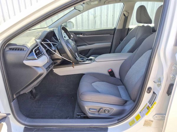 2021 TOYOTA CAMRY LE — DENT