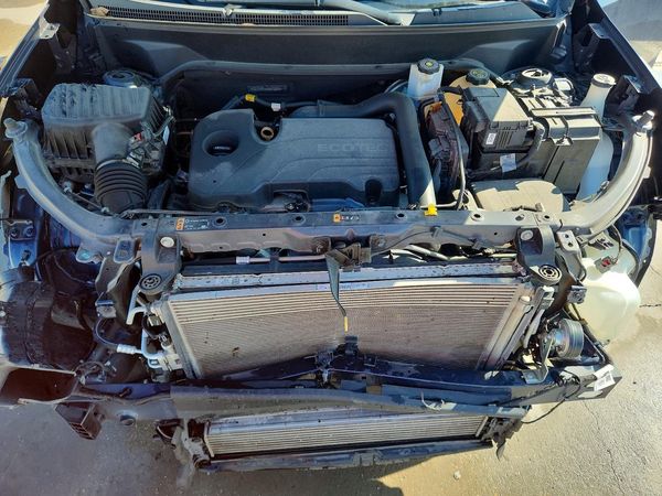 2019 CHEVROLET EQUINOX LT (1LT) — Engine bay