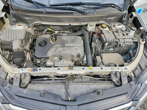 2021 CHEVROLET EQUINOX LT (2FL) — Engine bay