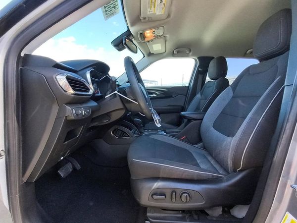 2023 CHEVROLET TRAILBLAZER LT — DENT