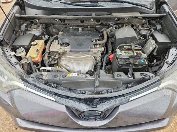 2018 TOYOTA RAV4 Adventure/XLE — Engine bay