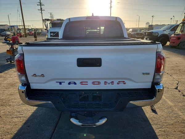 2016 TOYOTA TACOMA Limited