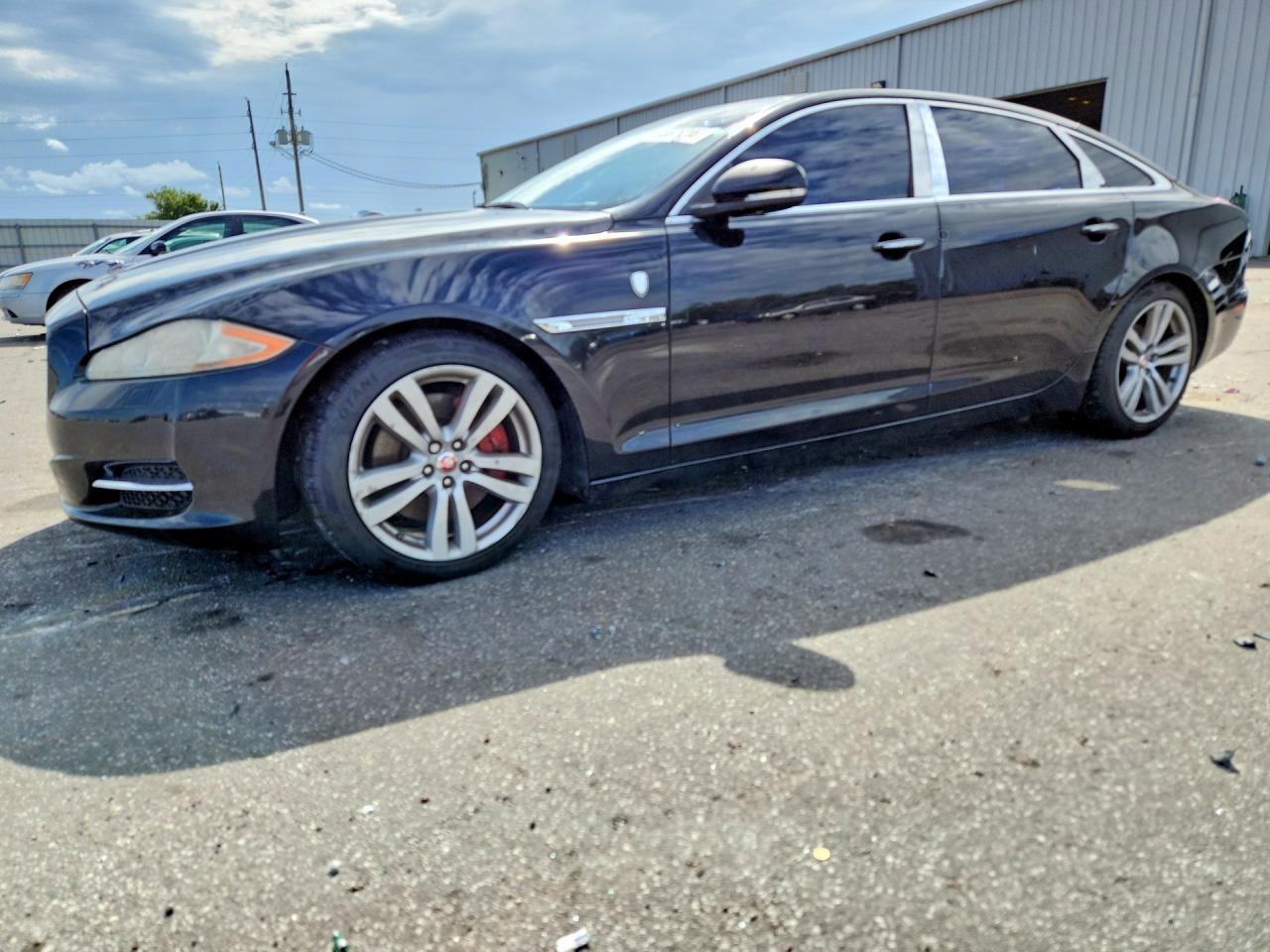 2015 JAGUAR XJ XJL Porfolio — Front 3/4