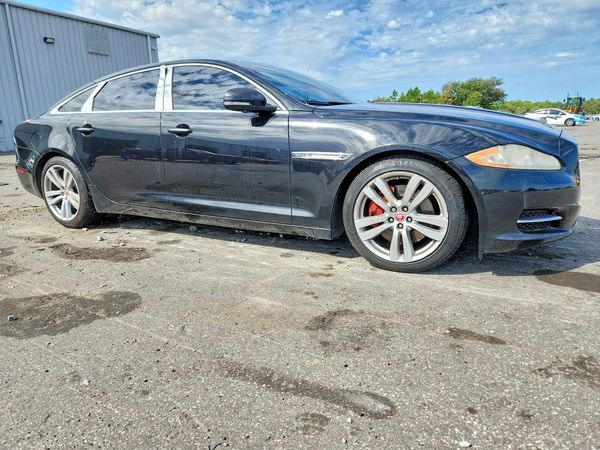 2015 JAGUAR XJ XJL Porfolio — Passenger 3/4