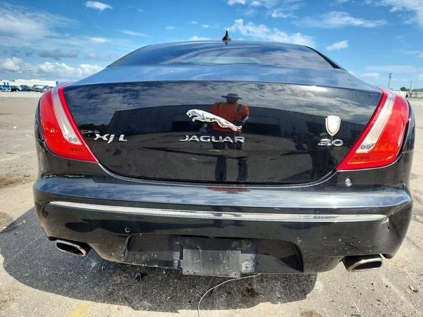 2015 JAGUAR XJ XJL Porfolio — DIRR