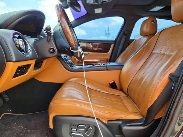 2015 JAGUAR XJ XJL Porfolio — DENT