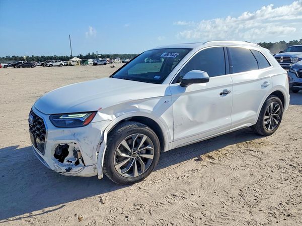 2022 AUDI Q5 — Front 3/4