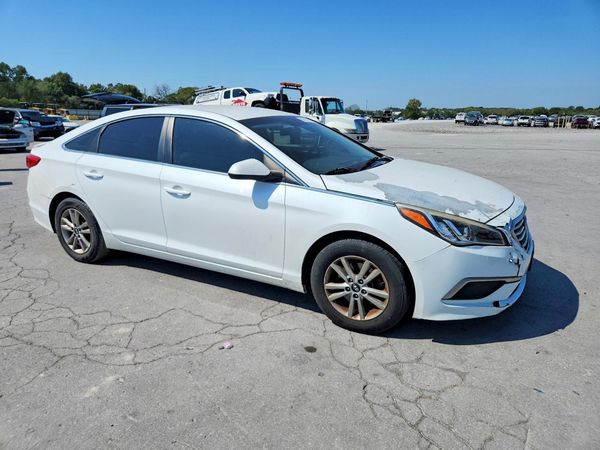 2017 HYUNDAI SONATA SE, Eco — Passenger 3/4