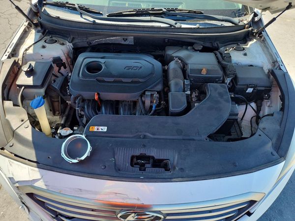 2017 HYUNDAI SONATA SE, Eco — Engine bay