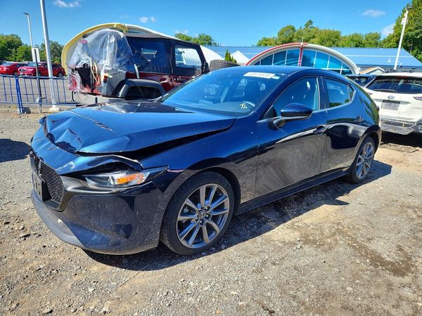 2023 MAZDA 3 Select Package