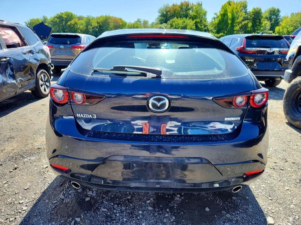 2023 MAZDA 3 Select Package
