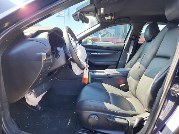 2023 MAZDA 3 Select Package