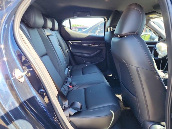 2023 MAZDA 3 Select Package