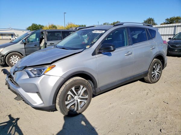 2017 TOYOTA RAV4 LE — Front 3/4