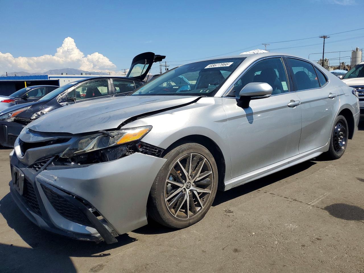 2024 TOYOTA CAMRY SE — Front 3/4