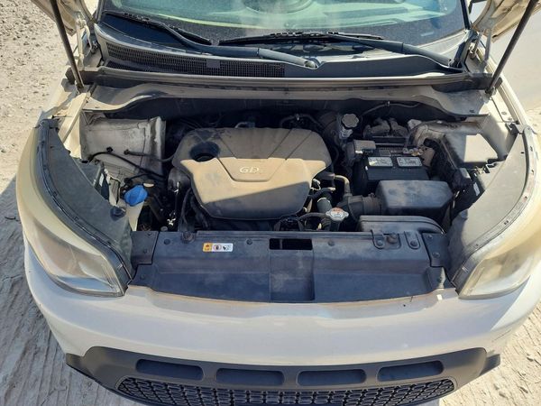 2015 KIA SOUL — Engine bay