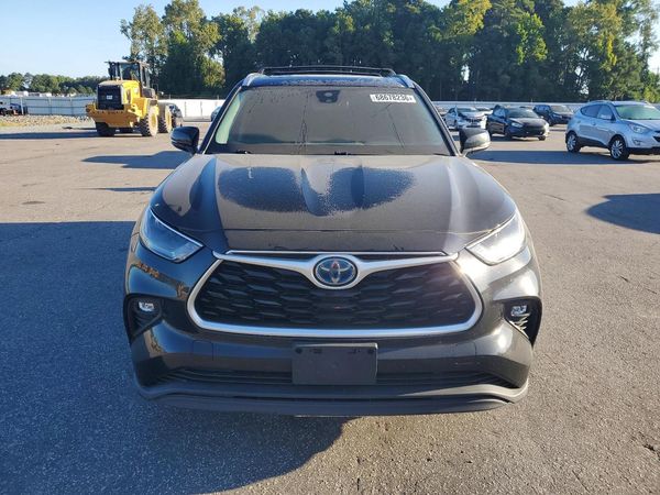 2021 TOYOTA HIGHLANDER XLE Nav — DIRF