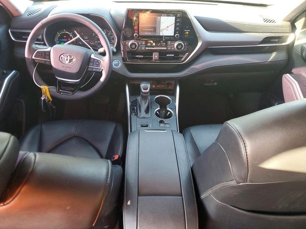 2021 TOYOTA HIGHLANDER XLE Nav — CKPT