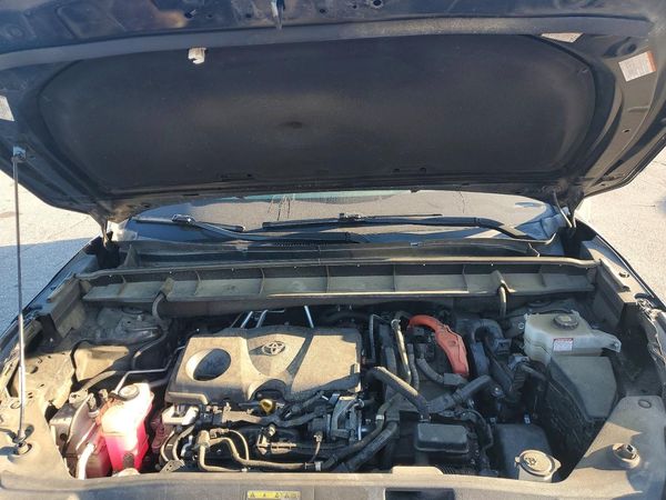 2021 TOYOTA HIGHLANDER XLE Nav — Engine bay