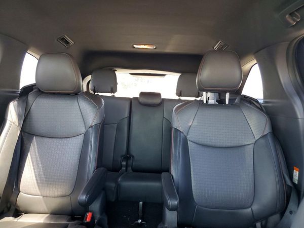 2022 TOYOTA SIENNA XSE