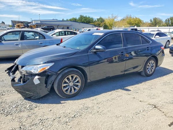 2016 TOYOTA CAMRY — DSFA — Front 3/4