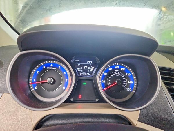 2016 HYUNDAI ELANTRA