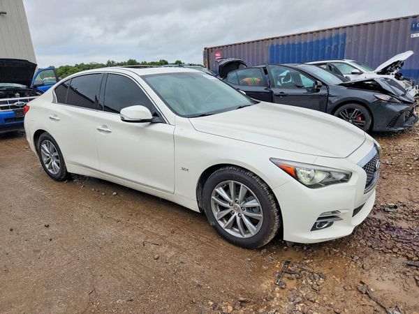 2016 INFINITI Q50 — Passenger 3/4