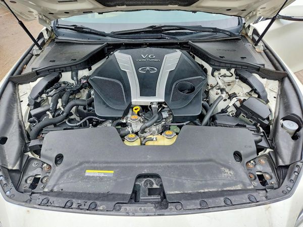 2016 INFINITI Q50 — Engine bay