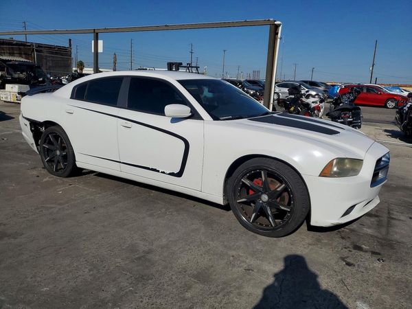 2013 DODGE CHARGER SE