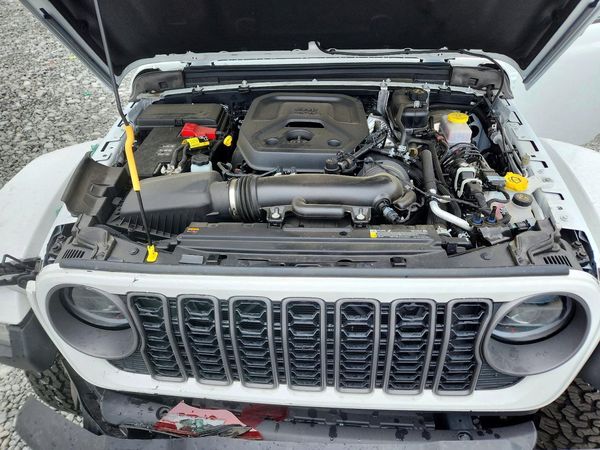 2026 JEEP WRANGLER Rubicon — Engine bay