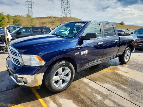 2015 RAM 1500 SLT